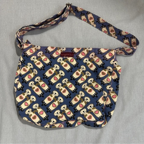 Bungalow 360 shoulder bag, otter print, adjustable strap, crossbody - Picture 1 of 8